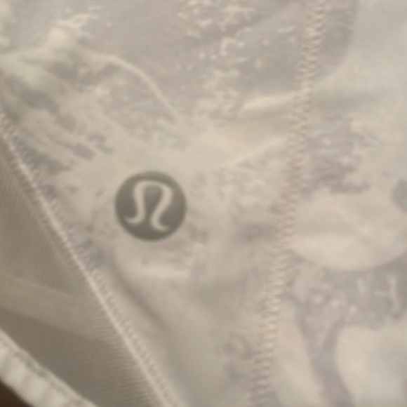 Lululemon Hotty Hot Shorts. 4 inch. Size 10. Great condition! - Picture 4 of 4